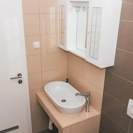 Apartment Apartman Tihana *